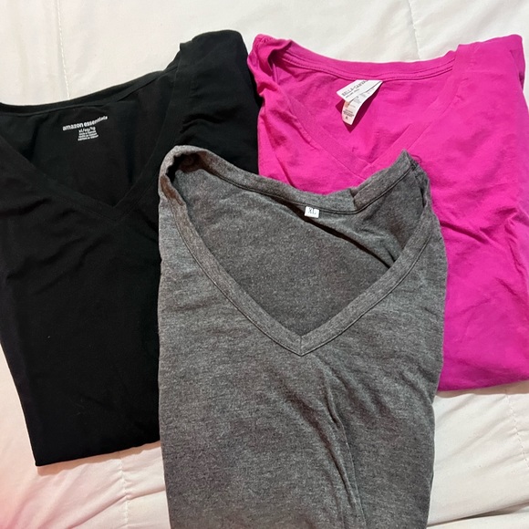 Workout tee bundle, super soft, 2 never worn. Size XL, moving sale - Picture 1 of 2